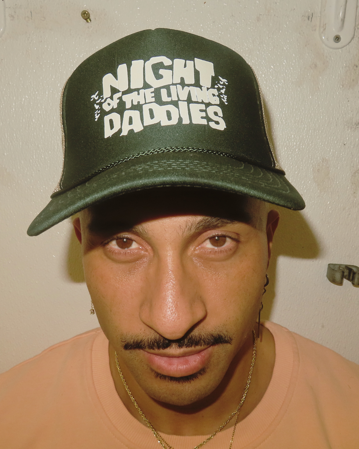 Trucker hat, regular dad.